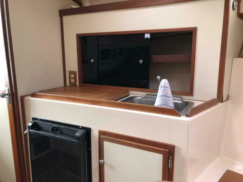 Slide: The Image of Shannon Brendan 28 1990 - 4907393