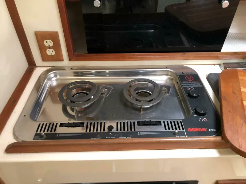 Slide: The Image of Shannon Brendan 28 1990 - 4907398