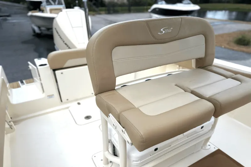 Slide: The Image of Scout 240 XSF 2023 - 10