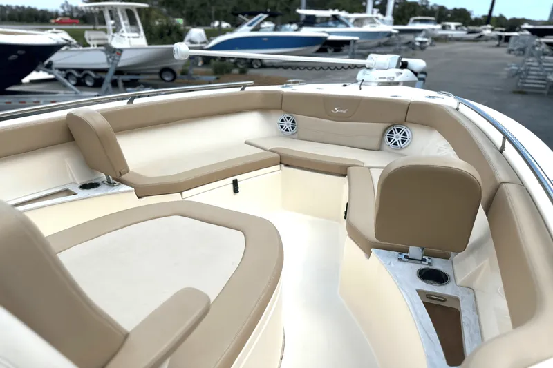 Slide: The Image of Scout 240 XSF 2023 - 13