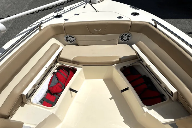 Slide: The Image of Scout 240 XSF 2023 - 18