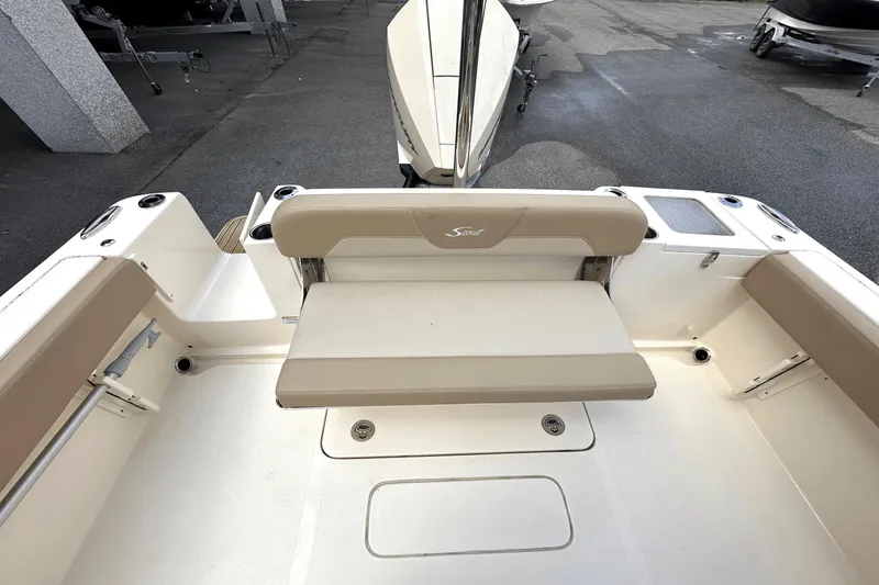 Slide: The Image of Scout 240 XSF 2023 - 5