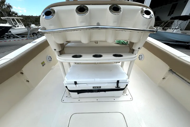 Slide: The Image of Scout 240 XSF 2023 - 6