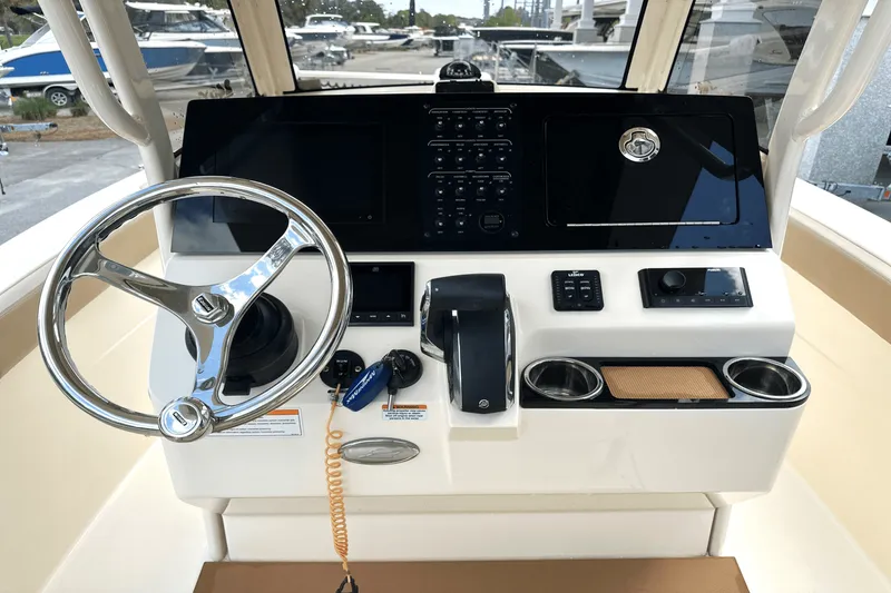 Slide: The Image of Scout 240 XSF 2023 - 8