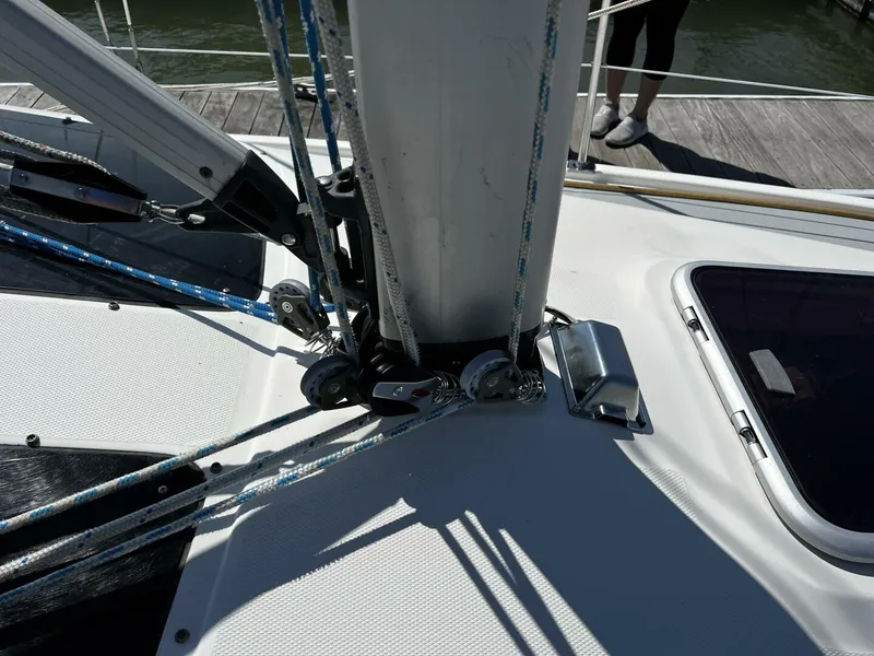 Slide: The Image of Hunter 33 2004 - 4909547