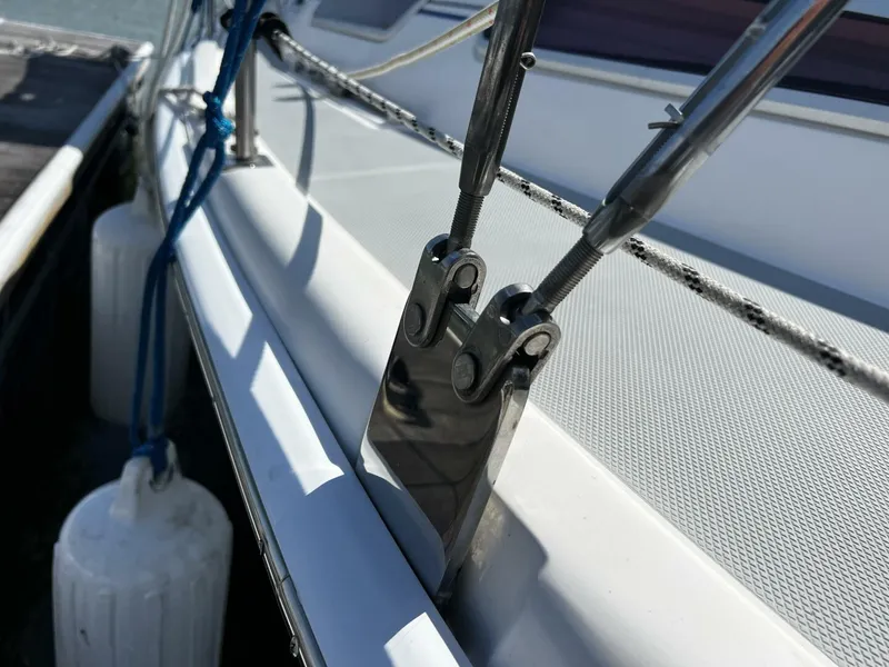 Slide: The Image of Hunter 33 2004 - 4909555