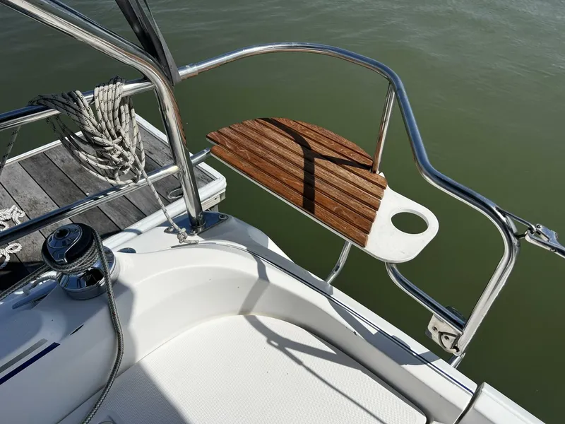 Slide: The Image of Hunter 33 2004 - 4909570