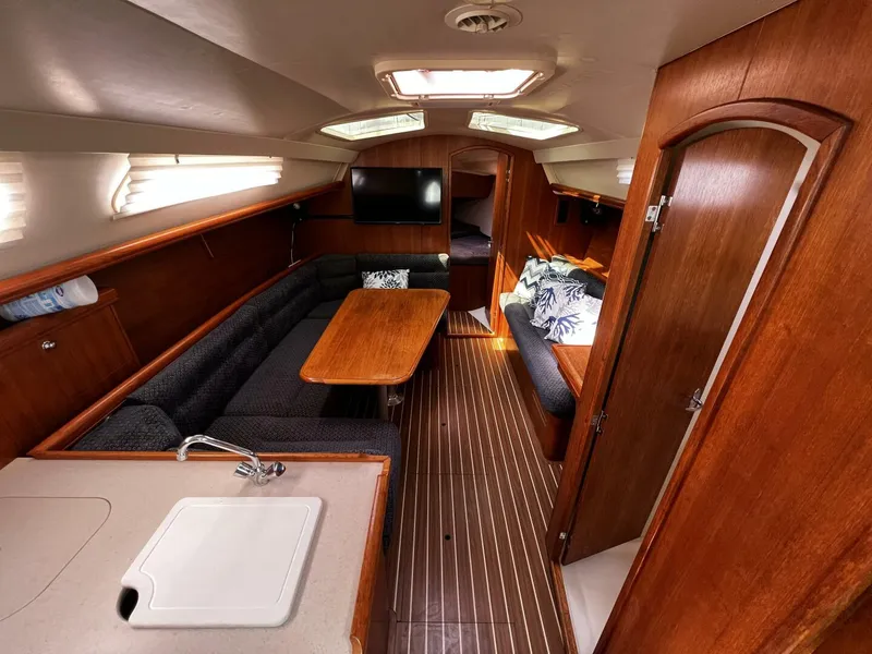 Slide: The Image of Hunter 33 2004 - 4909583