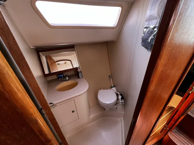 Slide: The Image of Hunter 33 2004 - 4909584