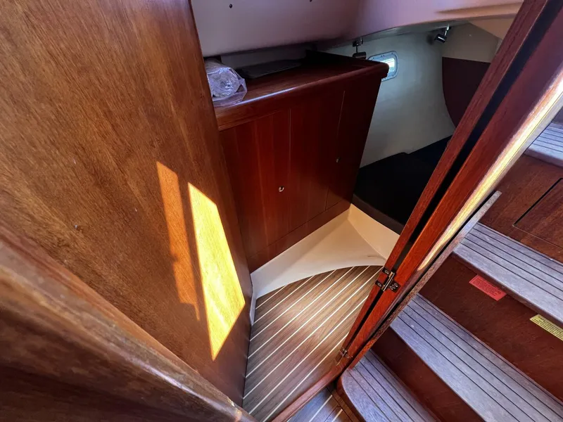 Slide: The Image of Hunter 33 2004 - 4909585