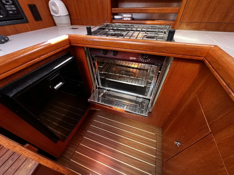 Slide: The Image of Hunter 33 2004 - 4909594