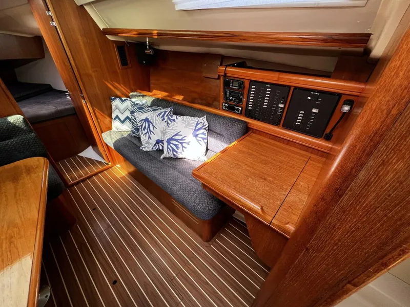 Slide: The Image of Hunter 33 2004 - 4909604