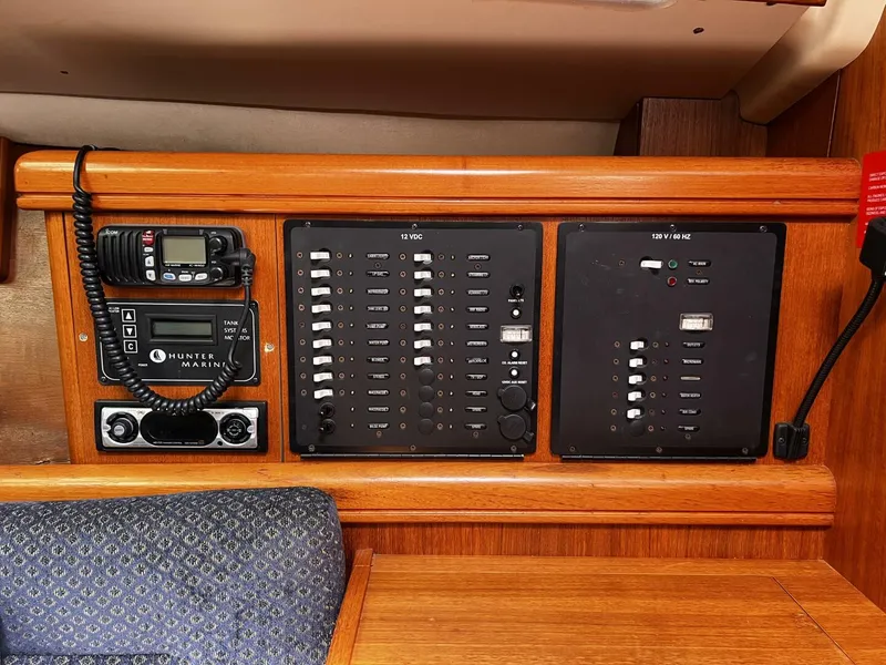 Slide: The Image of Hunter 33 2004 - 4909605