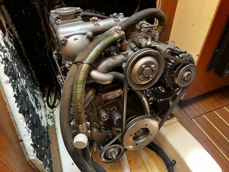 Slide: The Image of Hunter 33 2004 - 4909621