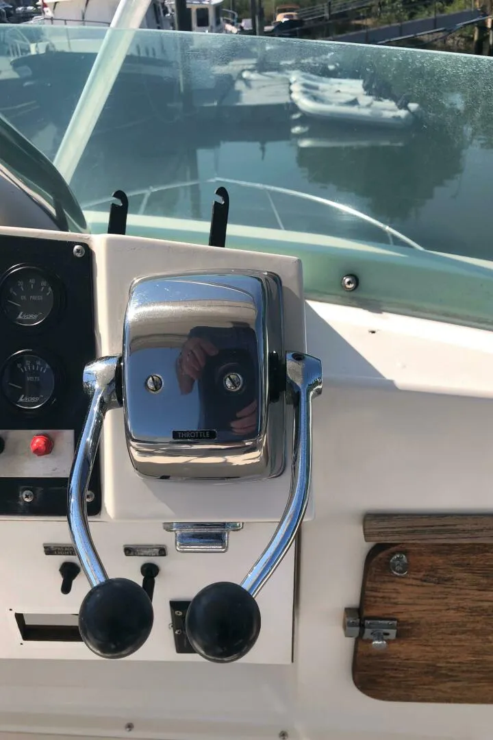 Slide: The Image of Bertram 28 Flybridge Cruiser 1979 - 4910757