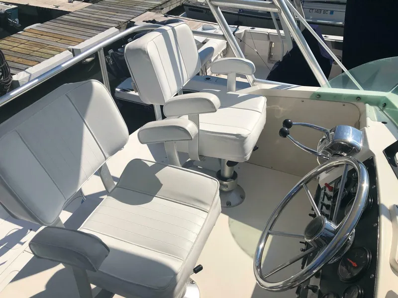 Slide: The Image of Bertram 28 Flybridge Cruiser 1979 - 4910768