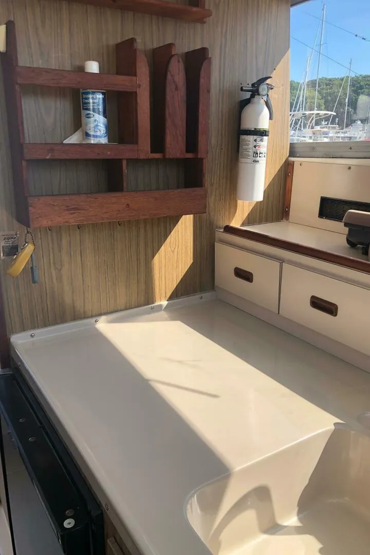 Slide: The Image of Bertram 28 Flybridge Cruiser 1979 - 4910782