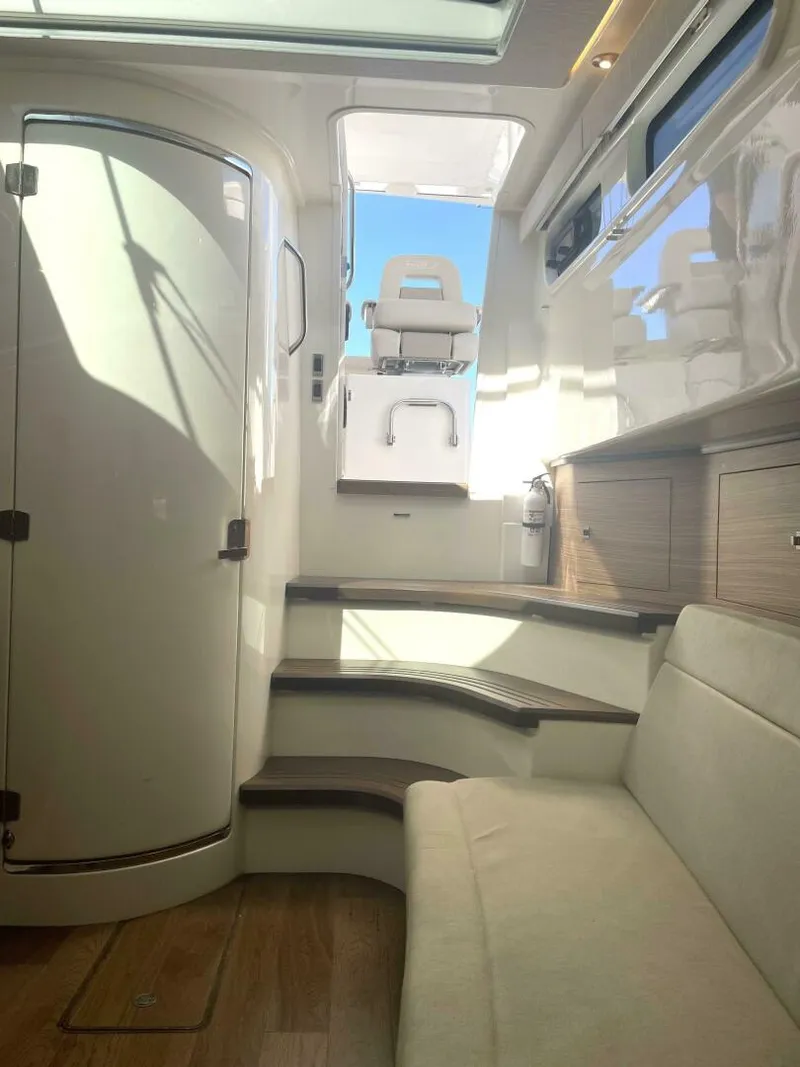 Slide: The Image of Boston Whaler 420 Outrage 2019 - 4911407