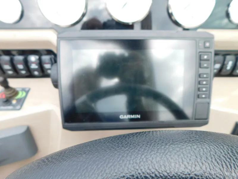 Slide: The Image of Regal 26 Express 2018 - 4912255