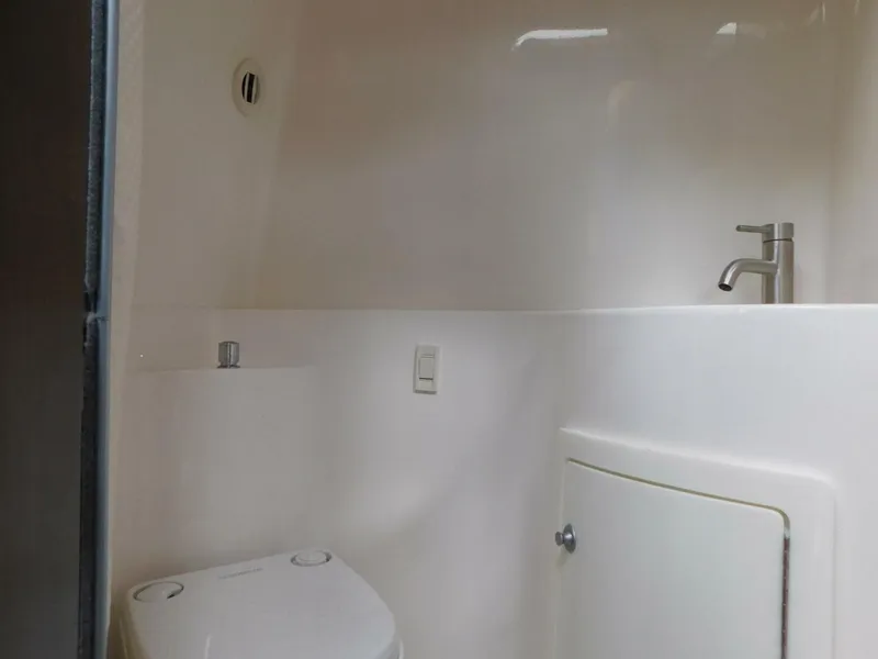 Slide: The Image of Regal 26 Express 2018 - 4912264