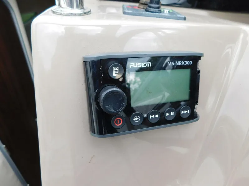 Slide: The Image of Regal 26 Express 2018 - 4912254