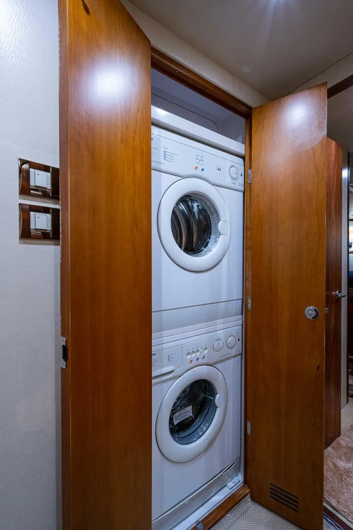 Slide: The Image of Bertram 57 NINE - Laundry Center 2008 Bertram 57 570 NINE - 4913109