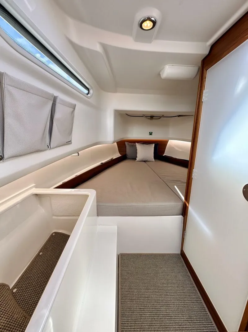 Slide: The Image of Nimbus T8 2022 - 5622305