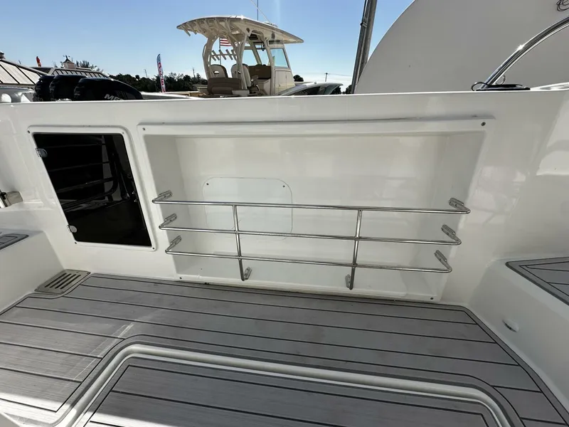 Slide: The Image of Jeanneau 9.0 Leader 2024 - 5141417