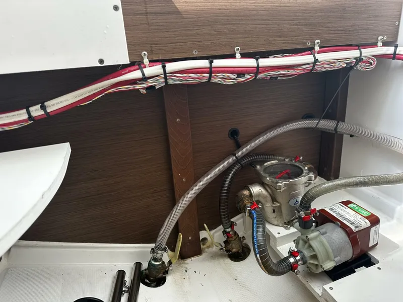 Slide: The Image of Jeanneau 9.0 Leader 2024 - 5141434