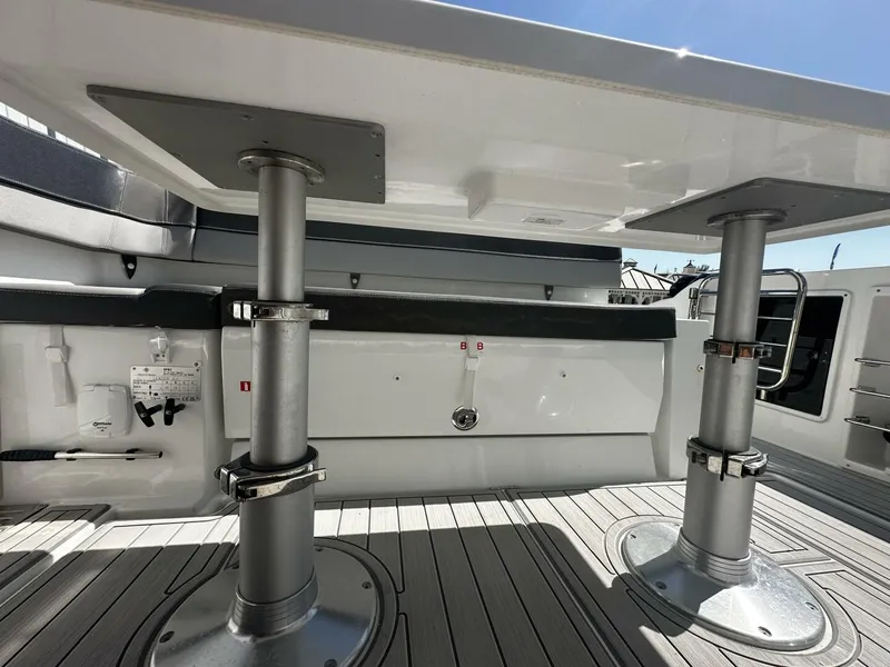 Slide: The Image of Jeanneau 9.0 Leader 2024 - 5141443