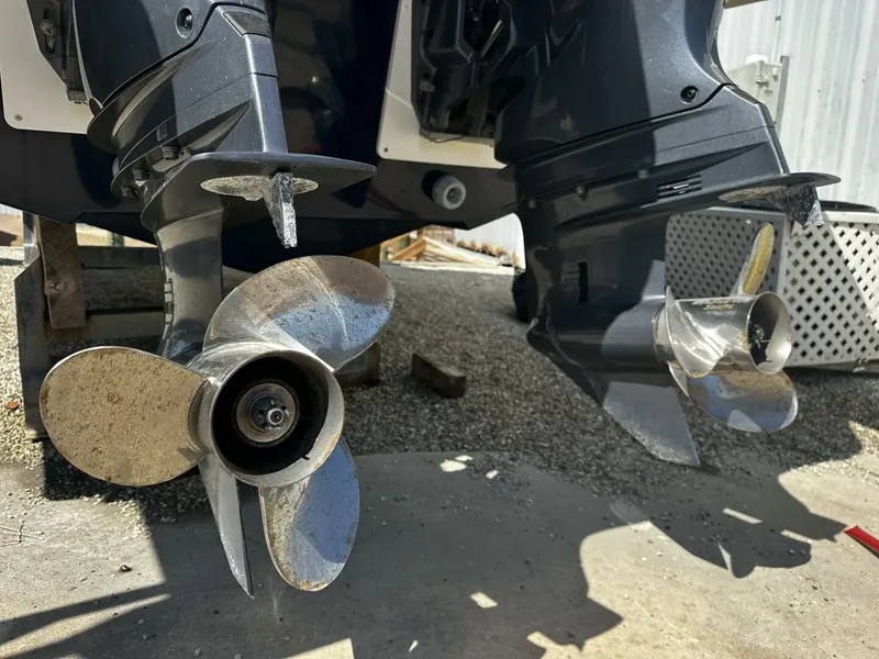 Slide: The Image of Jeanneau 9.0 Leader 2024 - 5141453