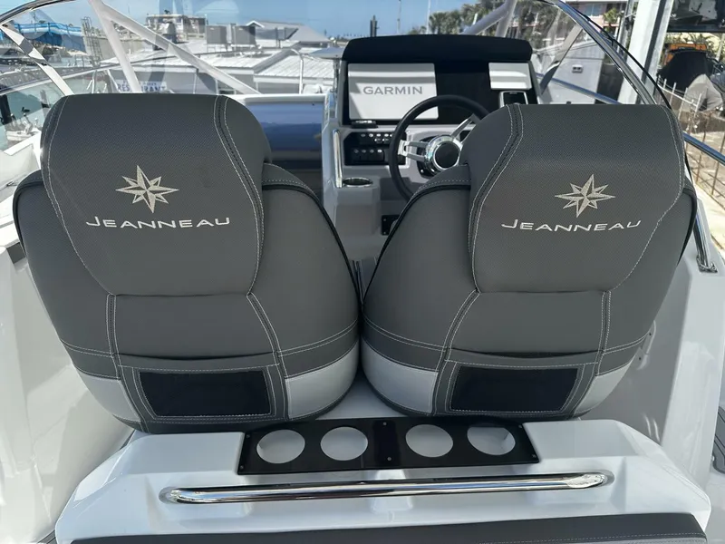 Slide: The Image of Jeanneau 9.0 Leader 2024 - 5141468