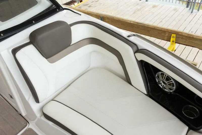 Slide: The Image of Yamaha 242 Limited E-Series 2016 - 5055210