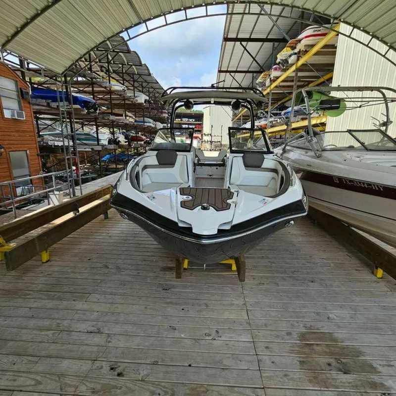 Slide: The Image of Yamaha 242 Limited E-Series 2016 - 4921688