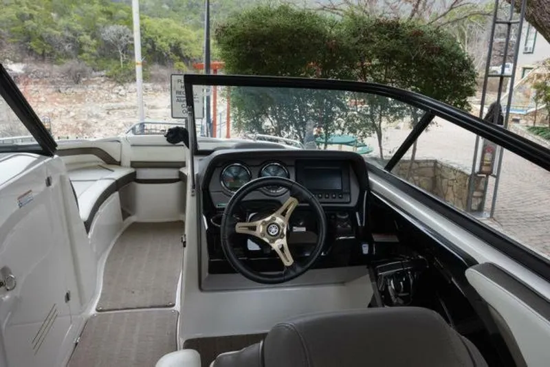 Slide: The Image of Yamaha 242 Limited E-Series 2016 - 5055219