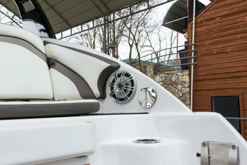 Slide: The Image of Yamaha 242 Limited E-Series 2016 - 5055222