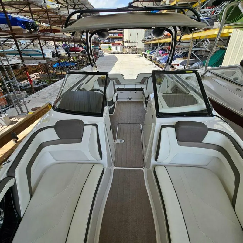 Slide: The Image of Yamaha 242 Limited E-Series 2016 - 4921672