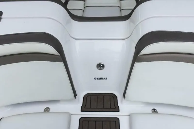 Slide: The Image of Yamaha 242 Limited S E-Series 2016 - 7514802