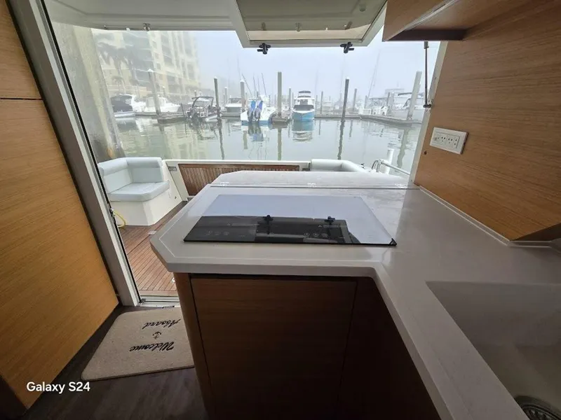 Slide: The Image of Greenline 39 Hybrid 2022 - 4920491