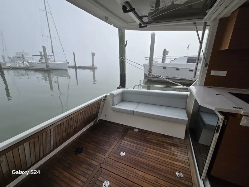 Slide: The Image of Greenline 39 Hybrid 2022 - 4920492