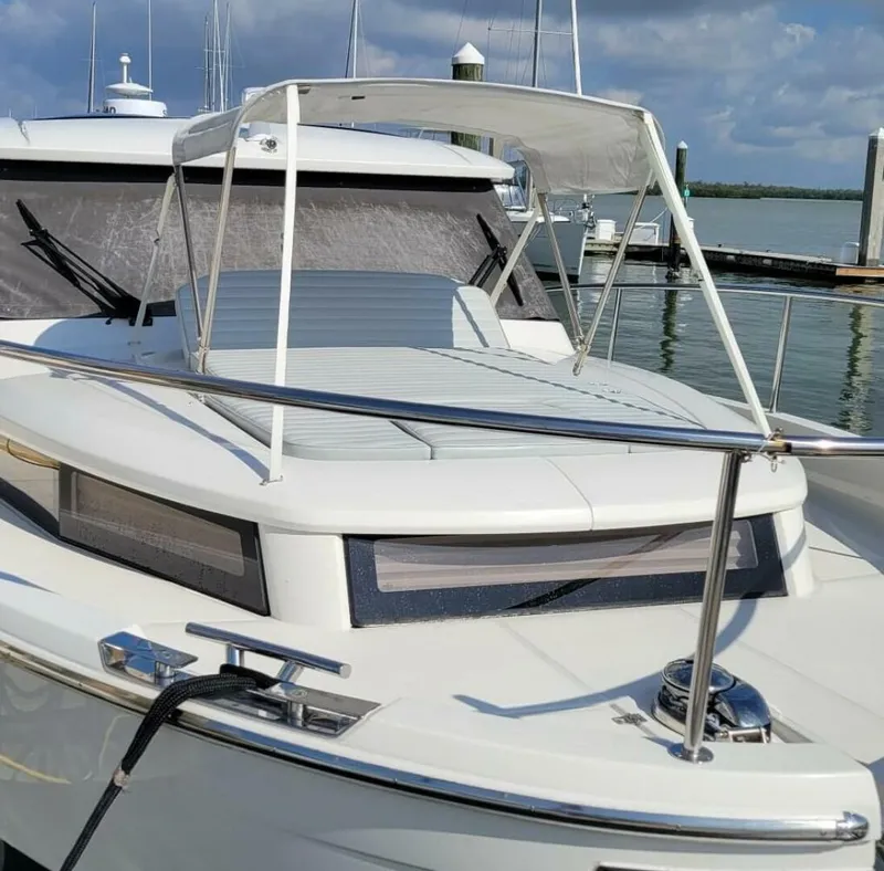 Slide: The Image of Greenline 39 Hybrid 2022 - 4920509