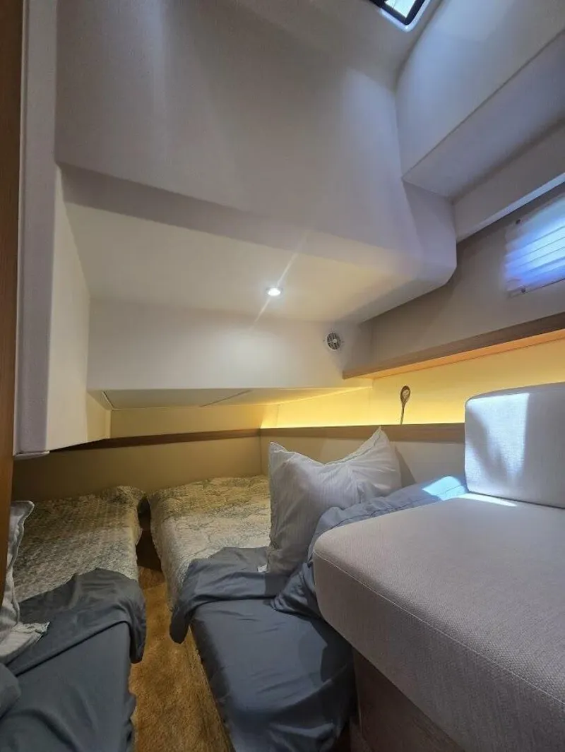 Slide: The Image of Greenline 39 Hybrid 2022 - 5456877