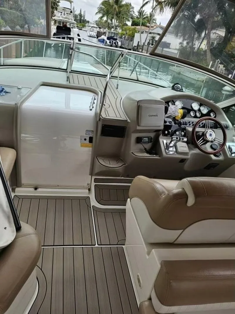 Slide: The Image of Cruisers Yachts 3372 2002 - 4920917