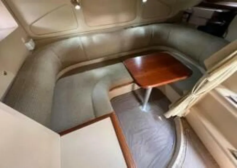 Slide: The Image of Cruisers Yachts 3372 2002 - 4920925