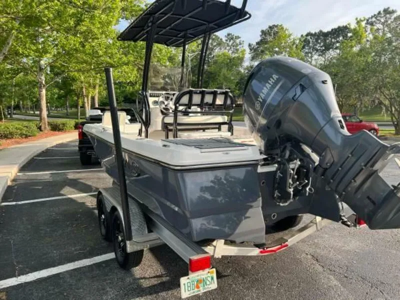 Slide: The Image of Robalo 20 2022 - 4958308