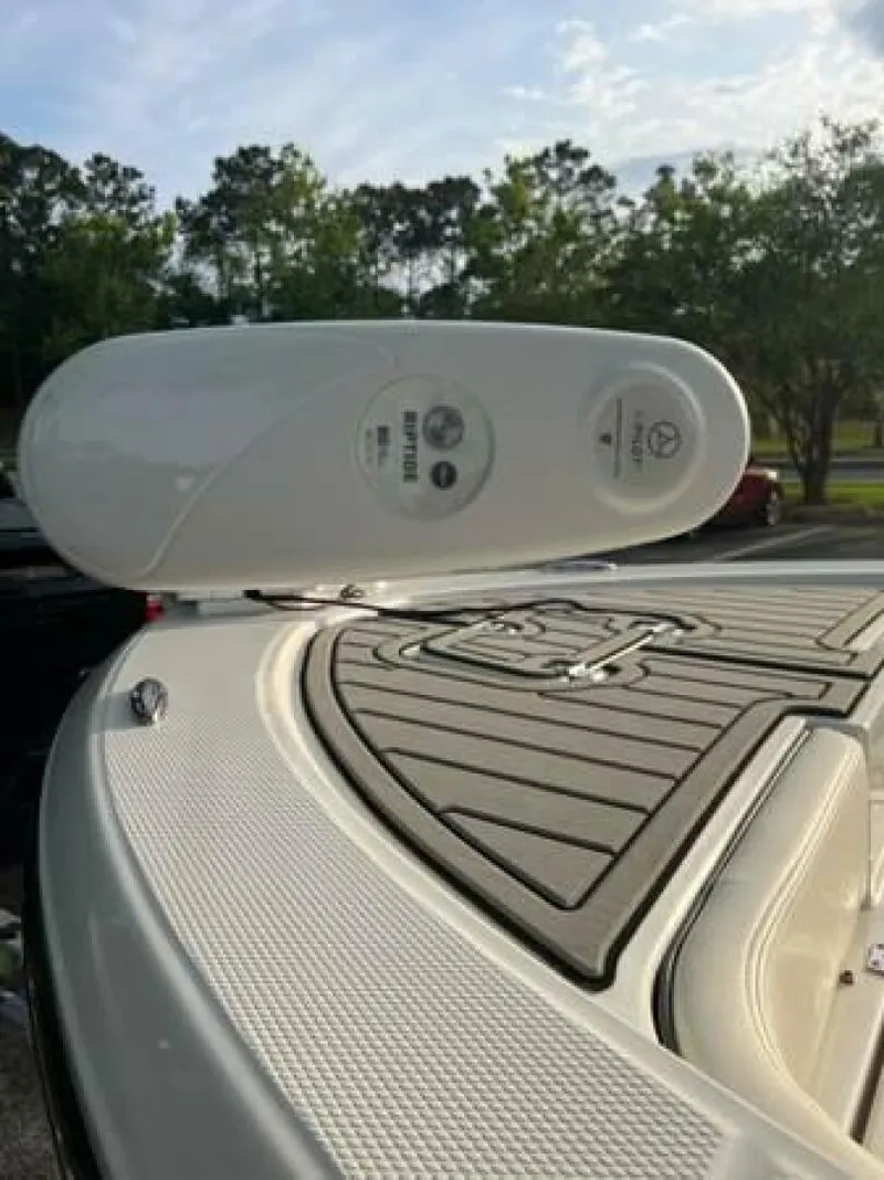 Slide: The Image of Robalo 20 2022 - 4958314