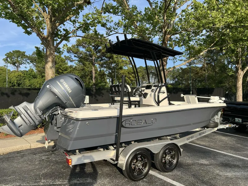 Slide: The Image of Robalo 20 2022 - 4962510