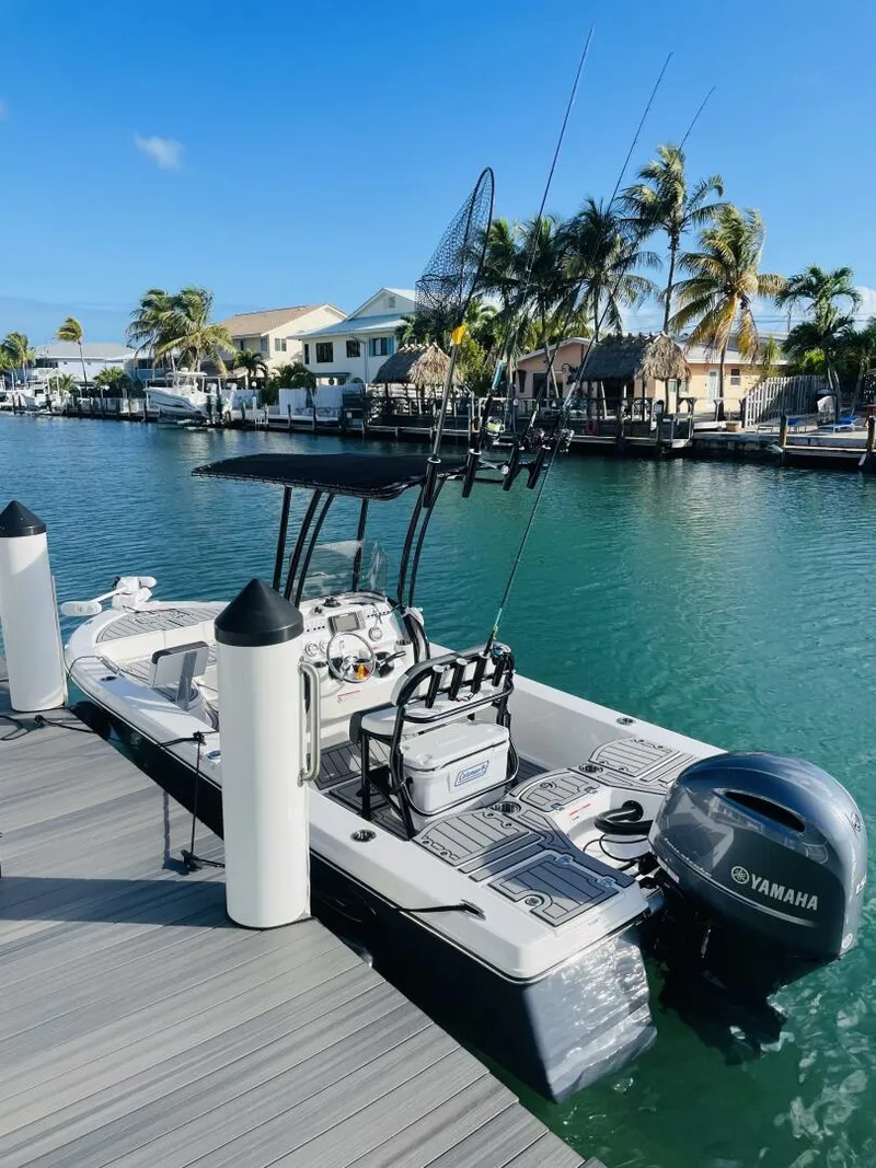 Slide: The Image of Robalo 20 2022 - 4962511