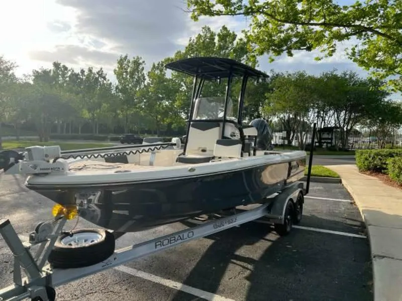 Slide: The Image of Robalo 20 2022 - 4958305