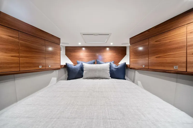 Slide: The Image of 2026 Viking 46 Billfish Master Stateroom - 5474224